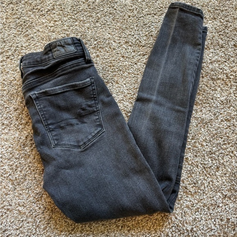 American Eagle black distressed jegging size 2 short